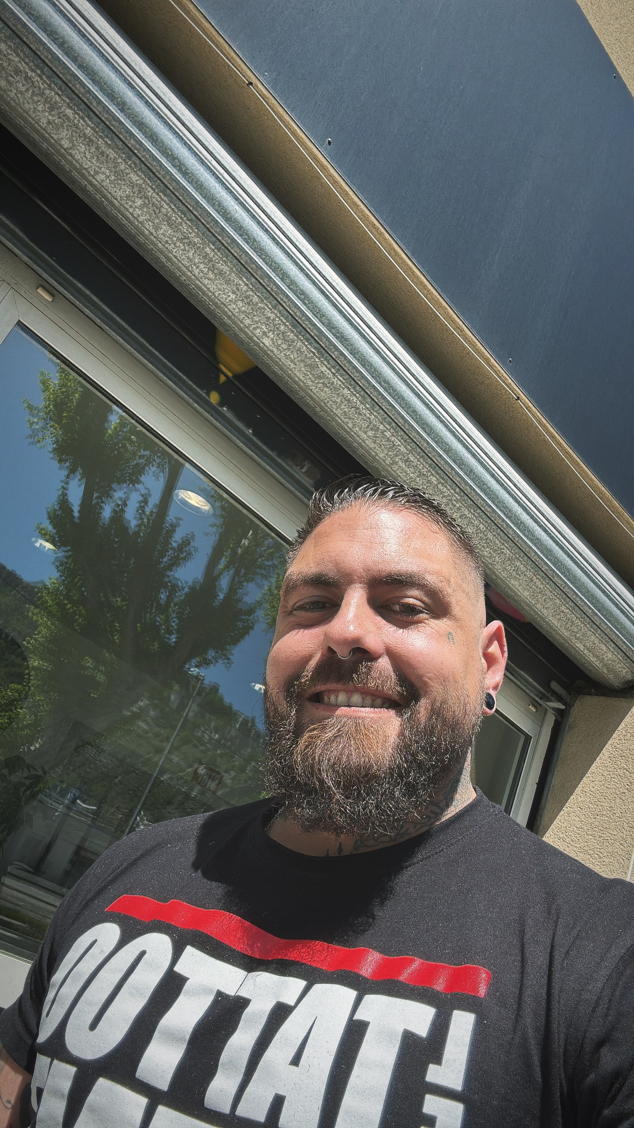 Profil de Lokmen, 37 ans, Escort Trans Canada à Myrnam