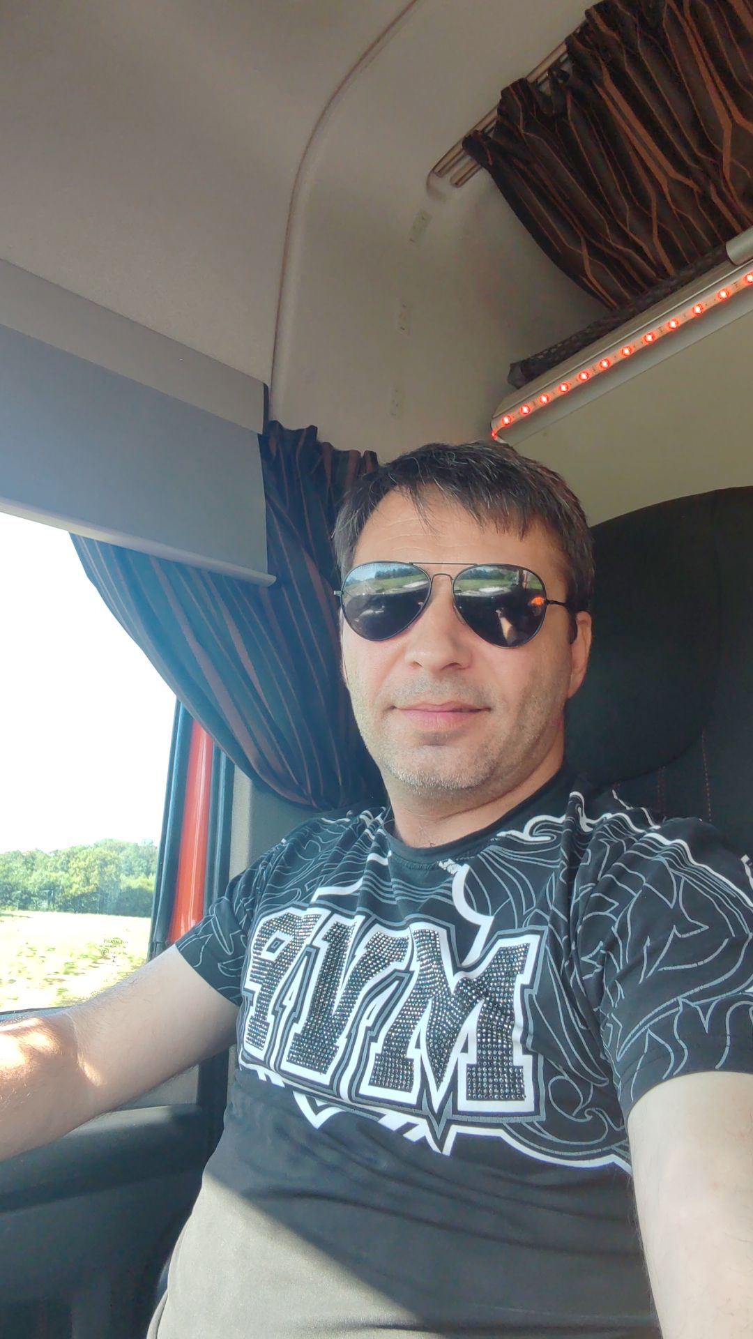 Profil de Victorien, 48 ans, Escort Trans Canada à Argyle