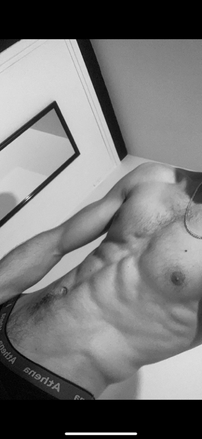 Profil de Khamis, 24 ans, Escort Trans Canada à Allan