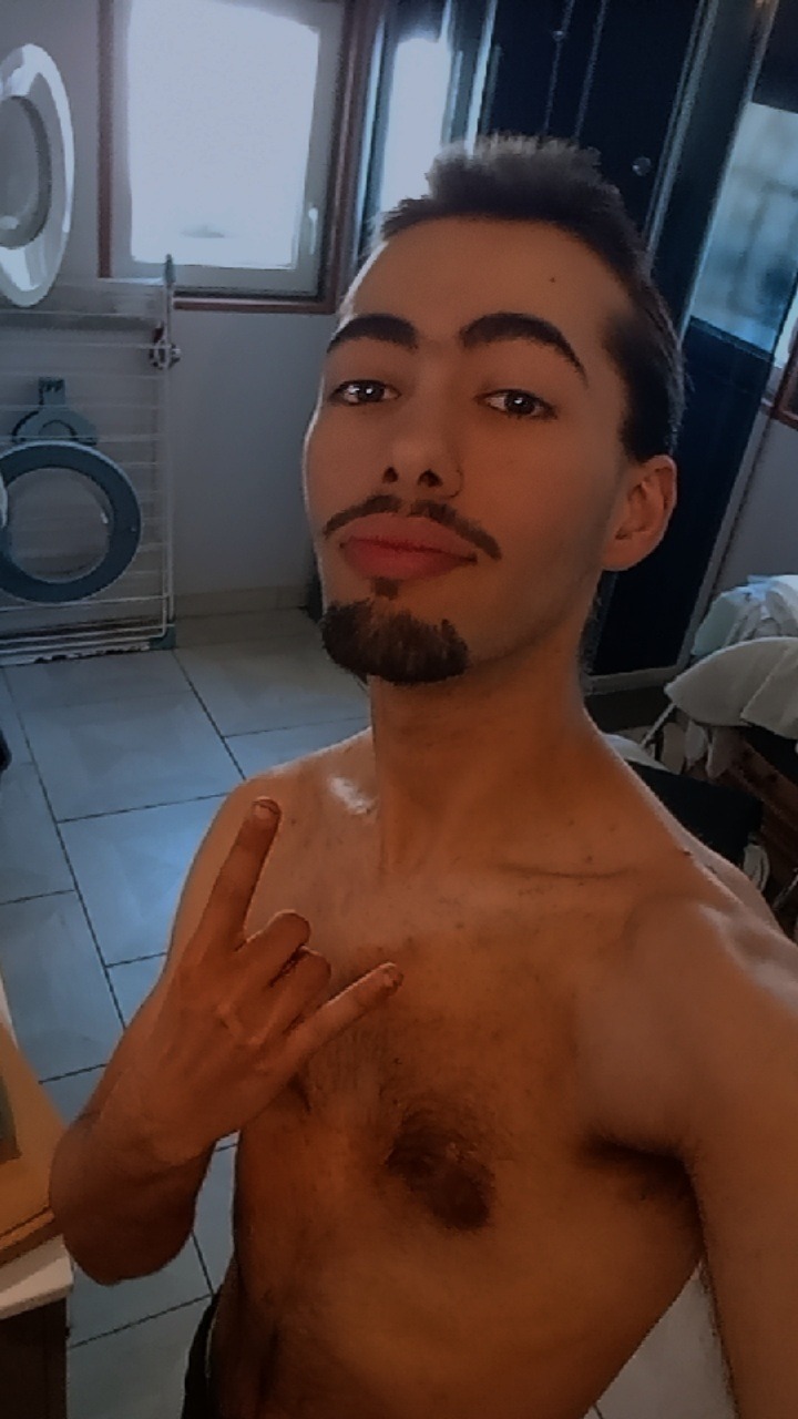 Profil de Si, 23 ans, Escort Trans Canada à Englefeld