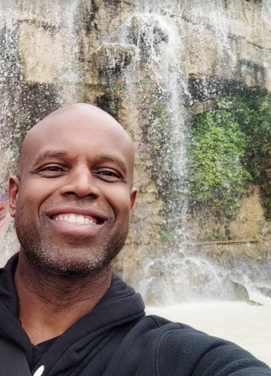 Profil de Ernest, 48 ans, Escort Trans Canada à Young