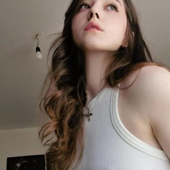 Profil de Edona, 22 ans, Escort Trans Canada à Saint-Bernard-de-Lacolle
