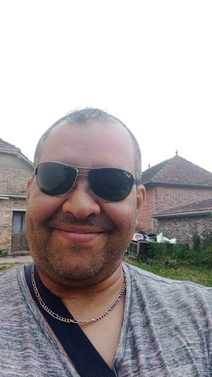 Profil de Atef, 51 ans, Escort Trans Canada à Loreburn
