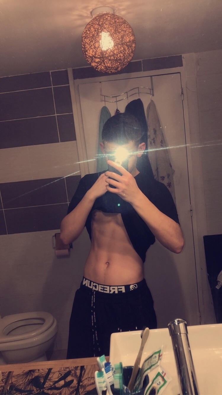 Profil de Isaias, 18 ans, Escort Trans Canada à Laverlochère