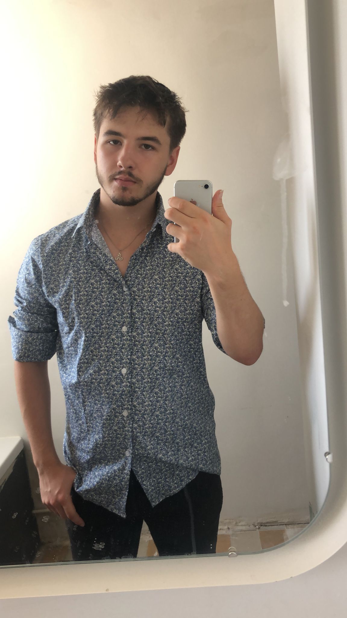 Profil de Burhan, 20 ans, Escort Trans Canada à McLennan