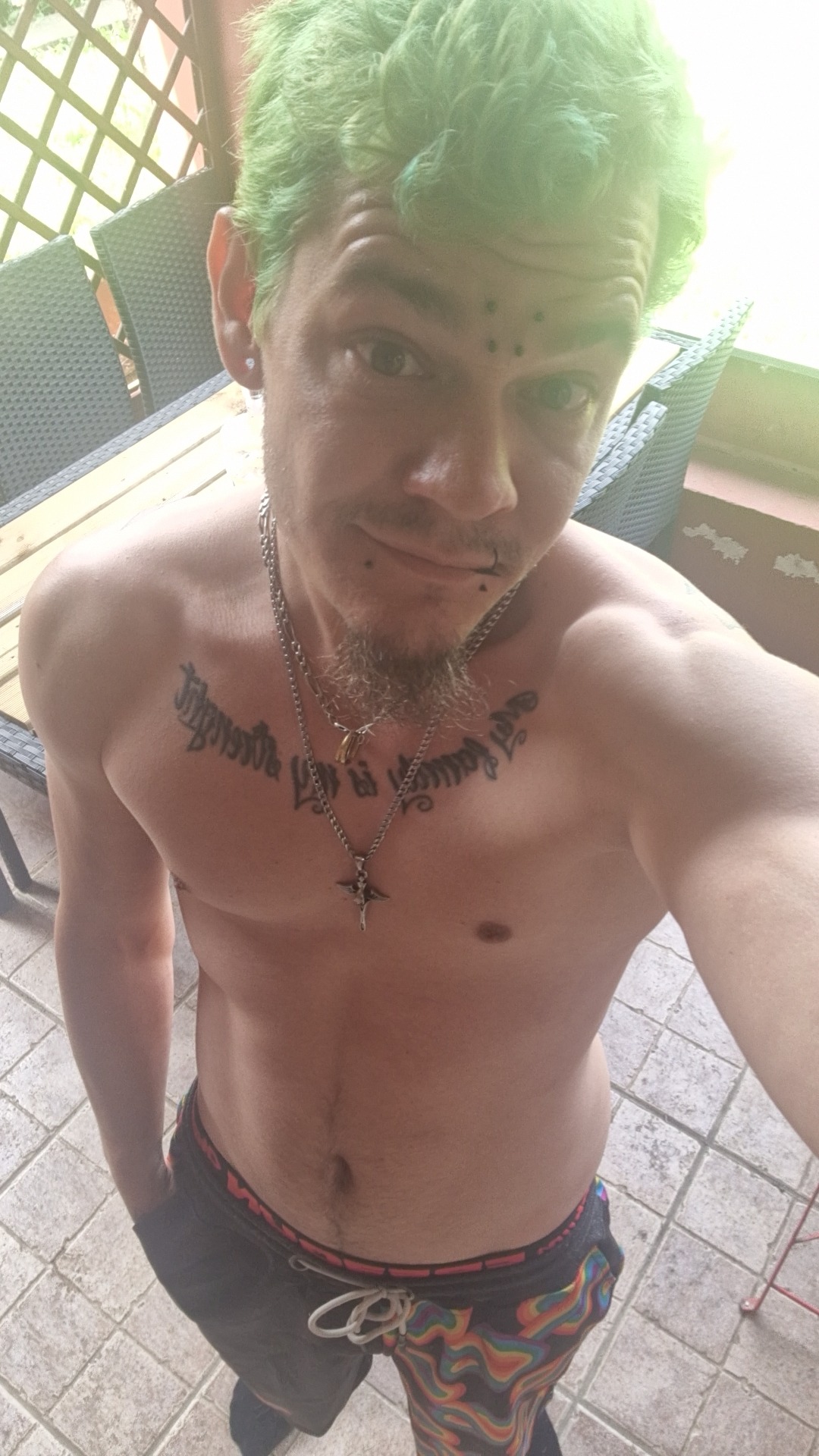 Profil de Lonnie, 29 ans, Escort Trans Canada à Viscount