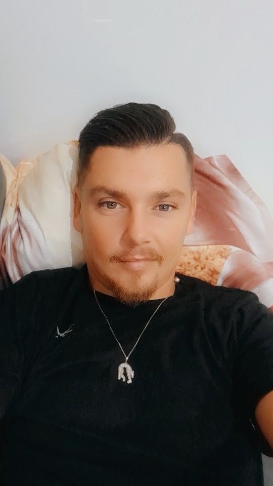 Profil de Rhyan, 25 ans, Escort Trans Canada à Melbourne